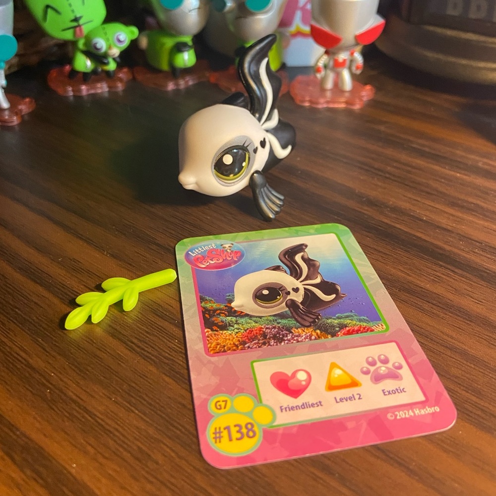Littlest Pet Shop Fish Figure with Card